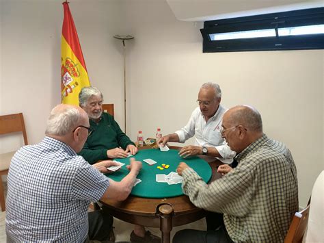 Juegos De Cartas En El Club Bansander Club Bansander