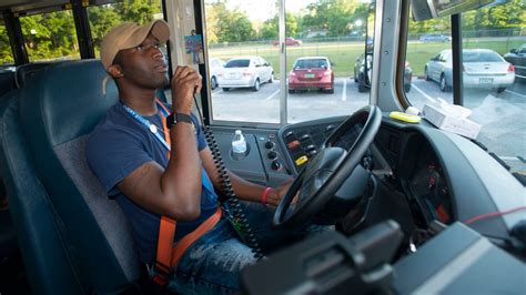 'Mr. Bus Driver,' a Pensacola social media star, helps save hurt woman