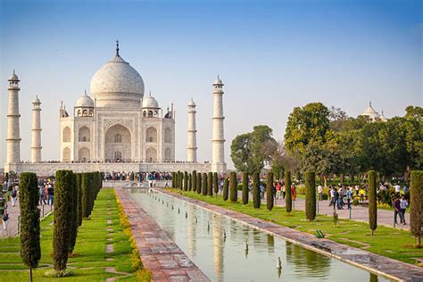 1.500+ Mujer En Taj Mahal Fotografías de stock, fotos e imágenes libres ...