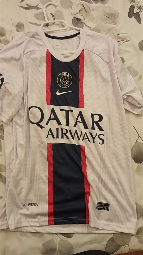 is this kit real? i never seen one that looks like this : r/psg