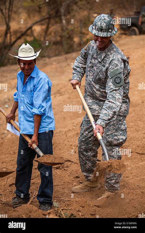 Missouri Army National Guard The Commander Of Task Force Oso Hi Res