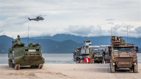 Dos buques de guerra franceses entraron al espacio marítimo argentino y