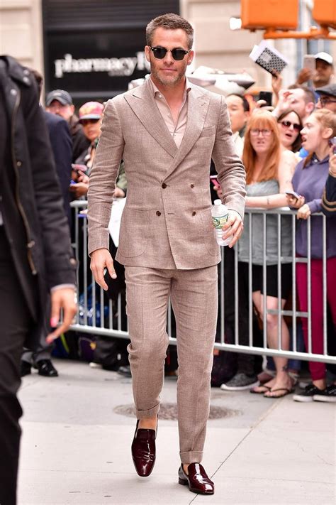 How To Wear A Summer Suit Like A Pro Mens Fashion Suits Mens Fashion