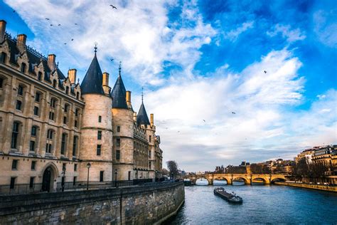 Conciergerie, Paris - A Fortress in the Heart of Paris (and a prison too!)