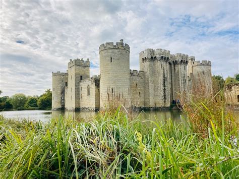 Exploring a Classic Medieval Fortress (Bodiam Castle) – Derek Maul ...