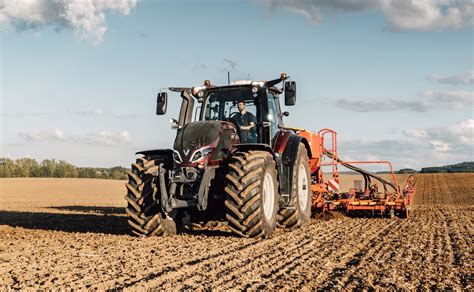 Valtra Q Serie Mit 230 Bis 305 PS Vorgestellt Landwirt Media