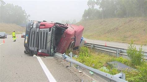 Despiste de camião na A29 condiciona trânsito OvarNews