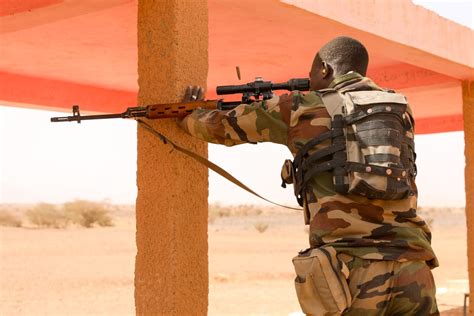 DVIDS - Images - Nigerian Armed Forces train with individual weapons at ...