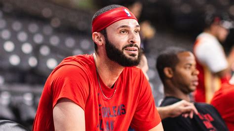 larry nance jr    orleans pelicans team   tackle food