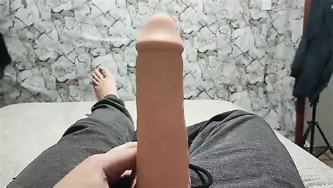 Jovencito amateur con gran polla masturbándose xHamster