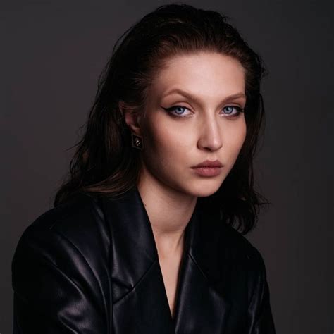 Алина Бредова Ведущая Модель Актриса Alinabredovaa On Threads