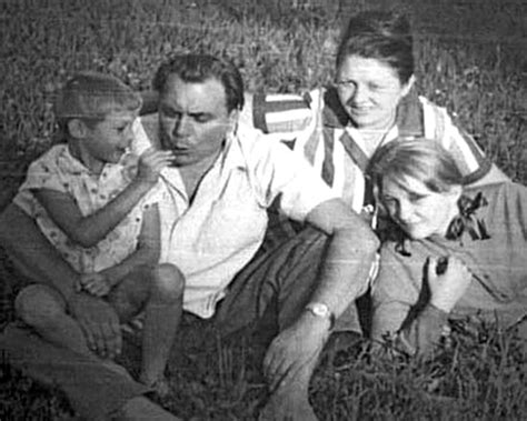 Евгений Матвеев: личная жизнь, жена Лидия Матвеева