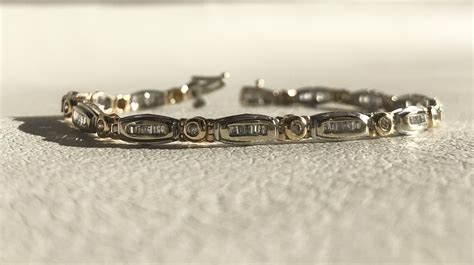 Gold Bracelet with inner Diamonds. Thin. - Woodbridge Jewelery Exchange