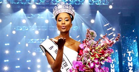 Zozibini Tunzi Becomes 1st Miss South Africa To Be Crowned While Rocking Natural Hair