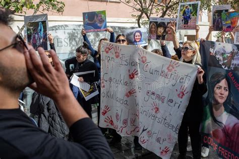 Istanbul Turkey Iranian Citizens Living In Turkey Protested The Iranian Government After