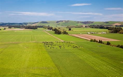 See Pictures Of A Massive Acre New Zealand Farm That S For Sale