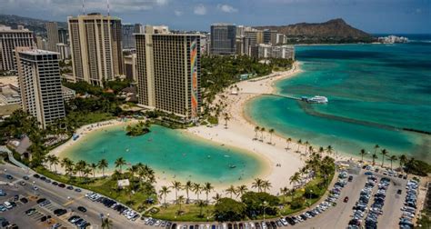 11 Oceanfront Waikiki Hotels: Actually on the BEACH - Yes to Hawaii