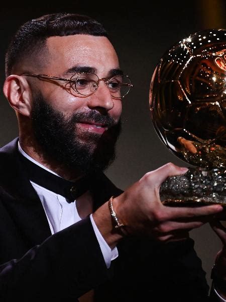 Benzema Reverencia Ronaldo Fenômeno Após Conquista Da Bola De Ouro