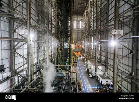 ARAUCÁRIA, PR - 02.07.2015: LINHA DE PRODUÇÃO DA CSN - Imagem da linha