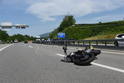 È morto il motociclista coinvolto nell incidente sull A2