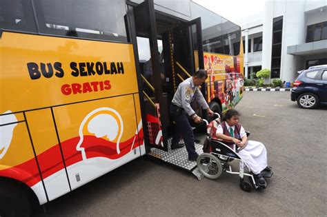 Bus Sekolah Siswa Disabilitas