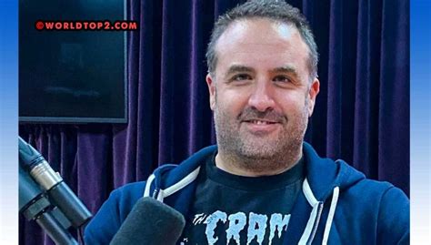 Joe Rogan | Bio, Age, Height, Net Worth (2023), Family