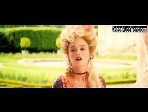 Charlotte Le Bon In Le Grand Mechant Loup Sex Scene Celebsnudeworld