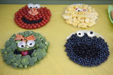 Sesame Street Fruit & Veggie Tray - NutritionRx