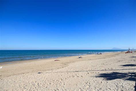 Playa Miramar Bandera Azul Sol Y Arena En Miramar Valencia