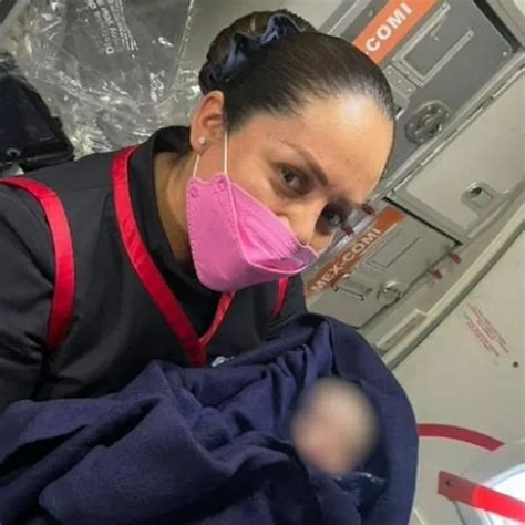 Mujer Dio A Luz En Pleno Vuelo Y Aerol Nea Dio Regalo A Reci N Nacido