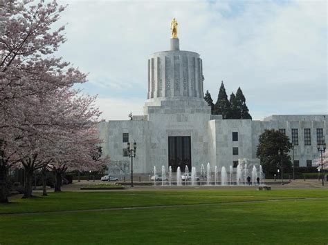 Oregon State Capitol Building - Salem, Oregon