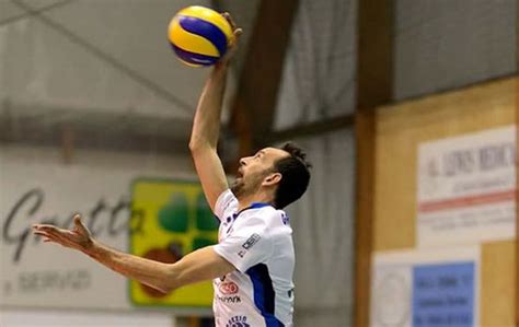 La Top Volley Lamezia Ingaggia Il Centrale Manolo Gaetano Il Lametino It