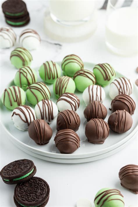 21 Delicious Christmas Truffles That Everyone Will Love