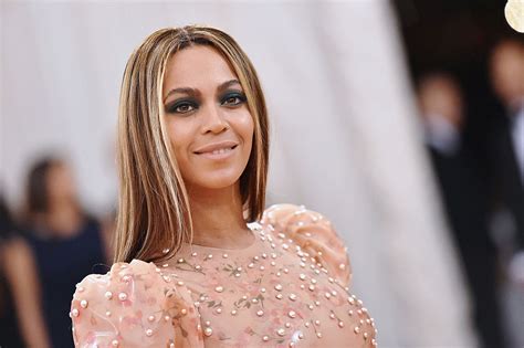 Beyonc Becomes First Black Woman To Top Country Album Chart Magic