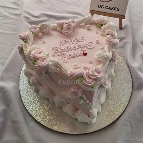 Heart Shaped Cake With Flowers And Pearls Ug Cakes Eggless Cake