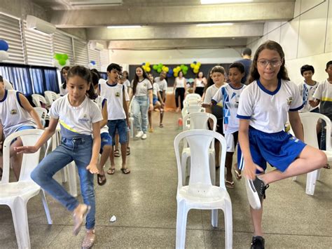 Escola Municipal Henriett Amado Realiza Yoga Para Alunos Do Ano Pr