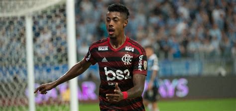 Brasileirão Saiba como assistir Chapecoense x Flamengo ao vivo na TV e