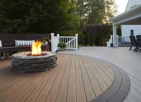 Azek Deck: learn what it is and find custom builders in Boston.