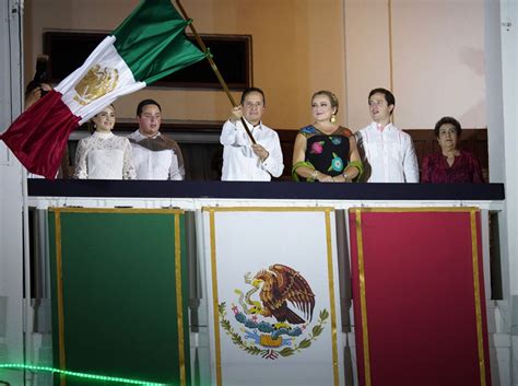 El Gobernador Carlos Joaquín Da El Tradicional Grito De Independencia Con Fervor Patrio La