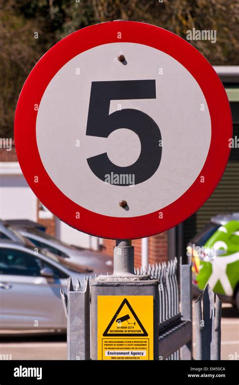 5mph Sign Fotografías E Imágenes De Alta Resolución Alamy