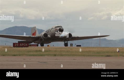 Douglas c47 ww2 Stock Videos & Footage - HD and 4K Video Clips - Alamy