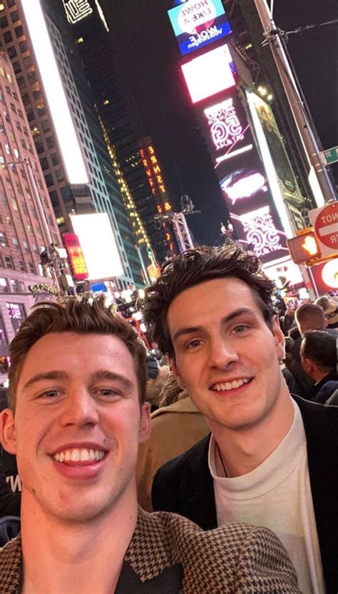 Mat Barzal And Anthony Beauvillier Nhl Hot Hockey Players Nhl