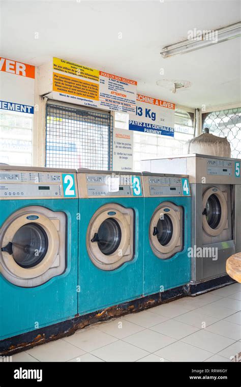 Bar In Laundromat Hi Res Stock Photography And Images Alamy