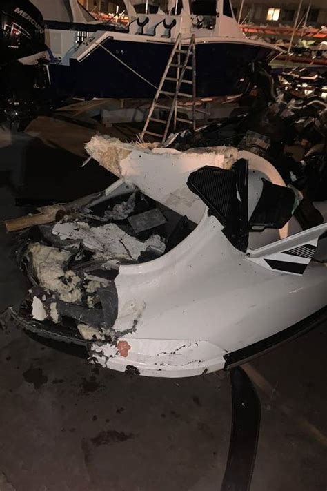 Jet Ski De Acidente Na Barra Estava Documenta O Vencida Homem Que