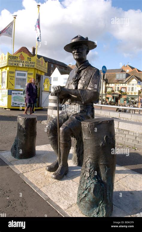 Bronze Statue Of Lord Baden Powell Poole Quay Dorset England Uk