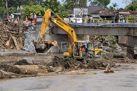 Pascabanjir Bandang Di Jembrana Bali Antara Foto