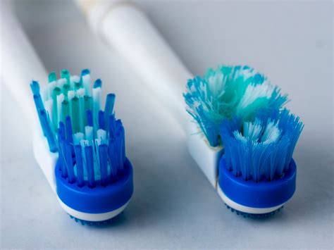 Fraying Of Toothbrush Bristles Know Whats Wrong Dentaldost