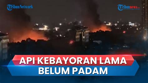 Api Di Kebakaran Kebayoran Lama Masih Belum Padam Hingga Pukul