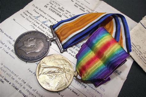 Crow Valley Militaria Ww Manchester Regiment Medal Pair