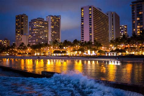 Waikiki Beach At Night Waikikibeach Honolulu Hawaii Beach